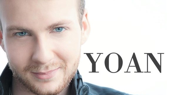 Yoan est de passage à Joliette pour une séance de signatures