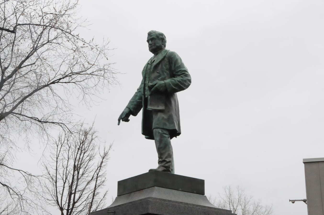 La statue de Barthélemy-Joliette sera restaurée