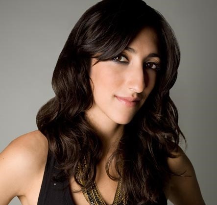 Vendredis acoustiques à Joliette : le centre-ville charmé par Florence K