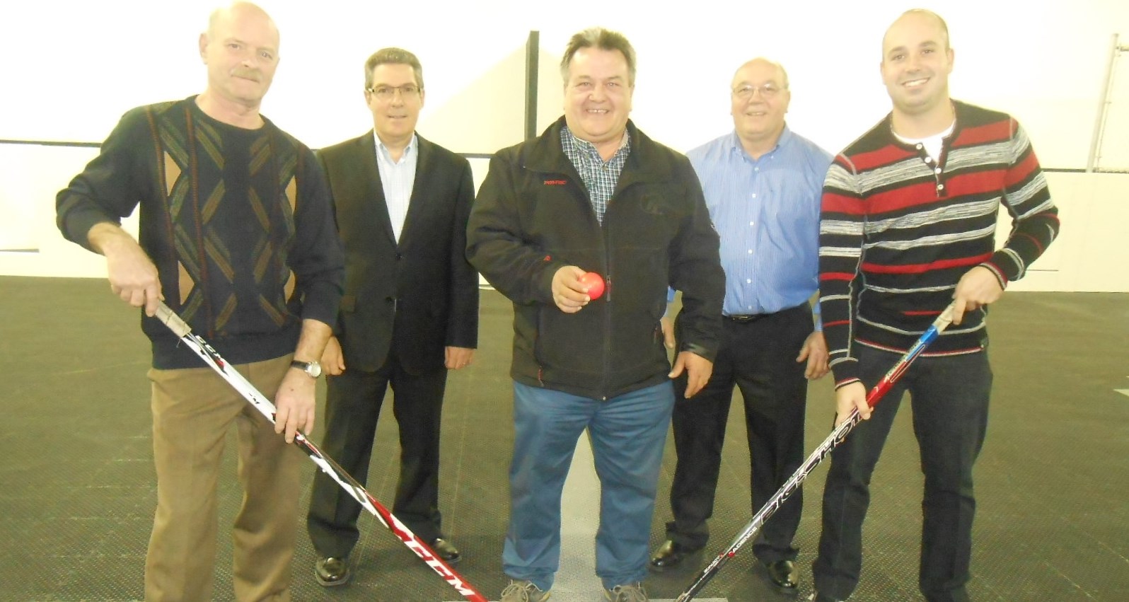 Le centre de hockey balle intérieur voit le jour