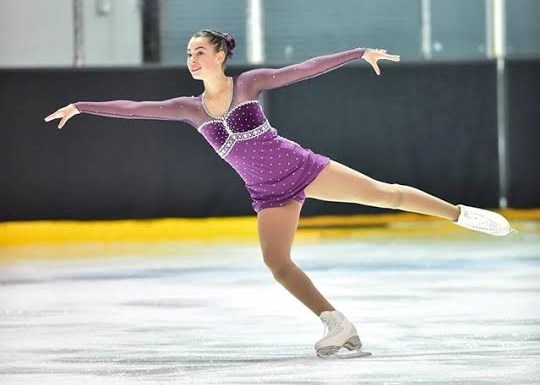 Une patineuse des Étoiles d'Argent retient l’attention de Patinage Québec