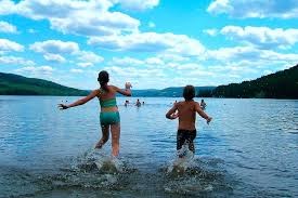 Baignade en eau naturelle : Assurez-vous de la qualité du plan d’eau