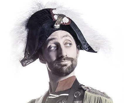 Les dessous de la pièce de théâtre humoristique Napoléon voyage