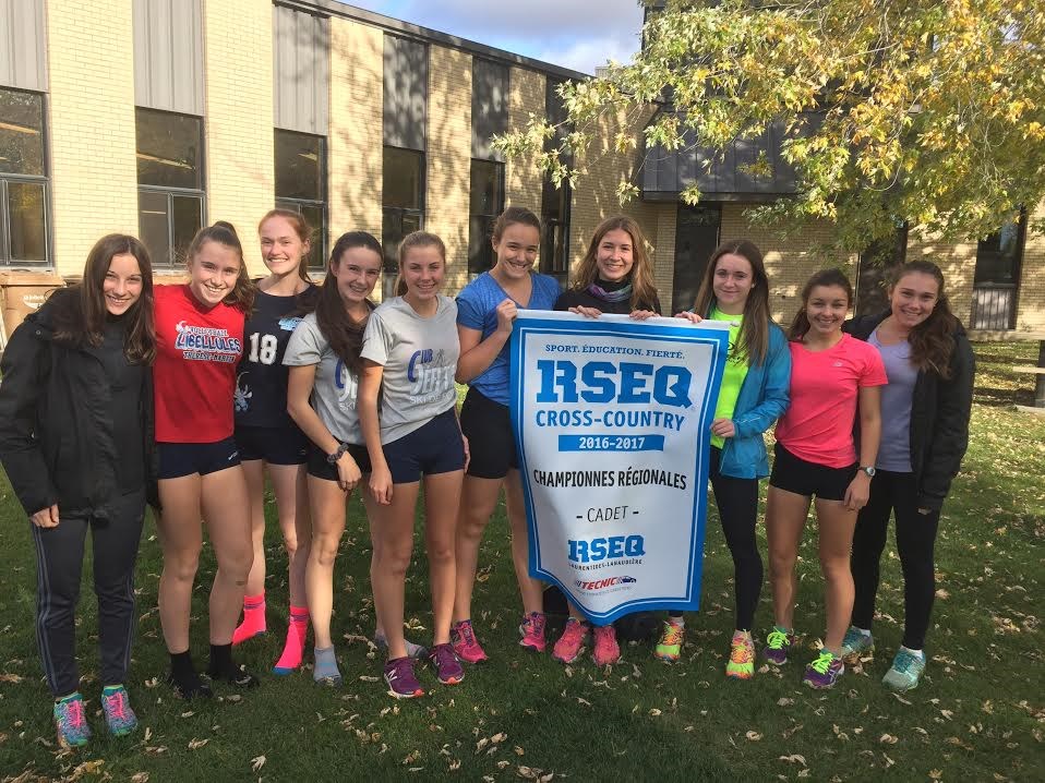 Les élèves des programmes Sport-Étude de Thérèse-Martin s’unissent pour remporter la bannière de Cross-Country chez les cadettes filles