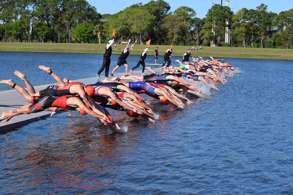 Une « première » positive pour Rémi Poirier de jet triathlon au Championnat nord-américain de triathlon junior