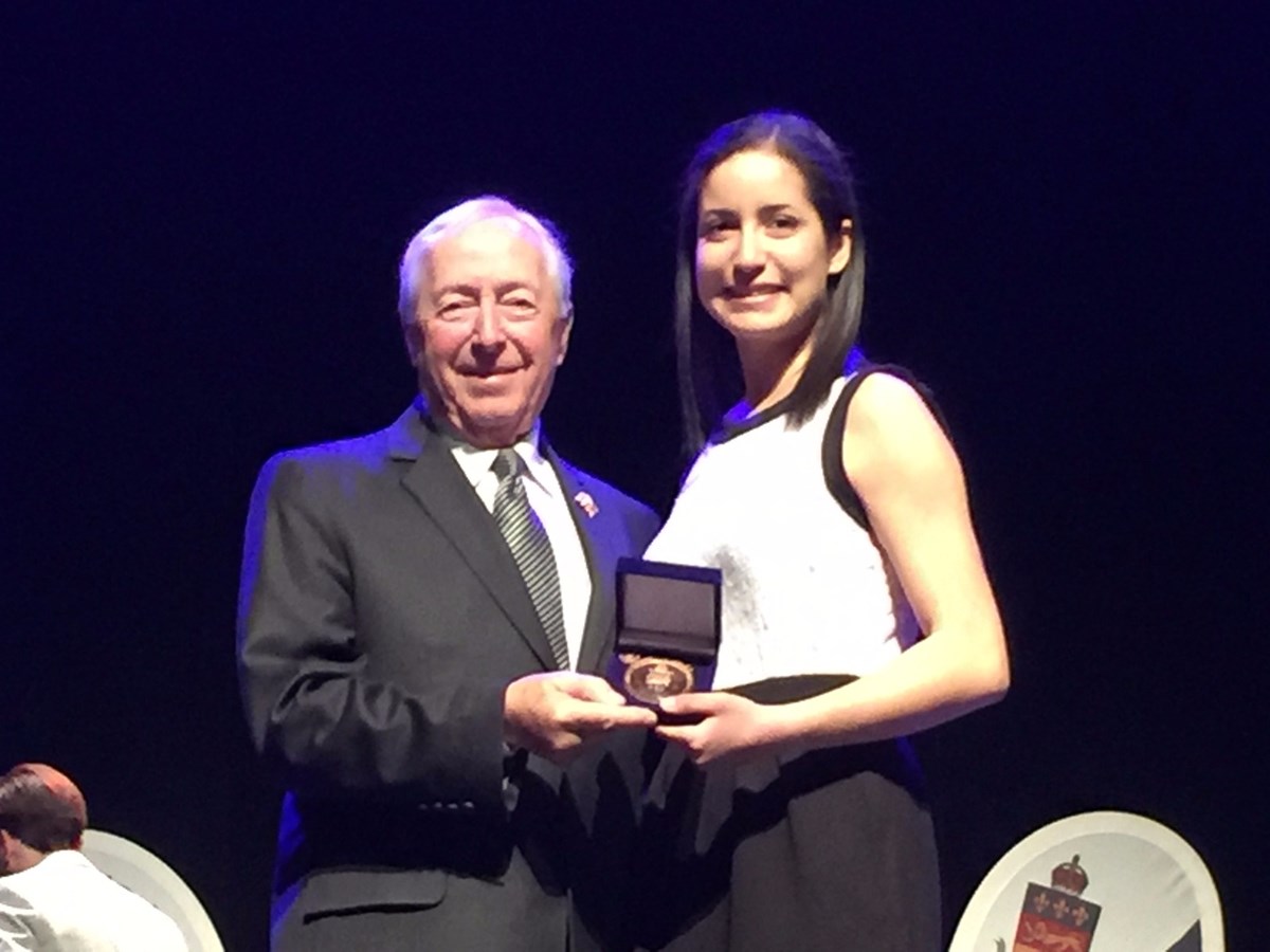 Remise des médailles du Lieutenant-gouverneur pour la jeunesse 2017  Distinction honorifique pour cinq étudiants du Cégep régional de Lanaudière 