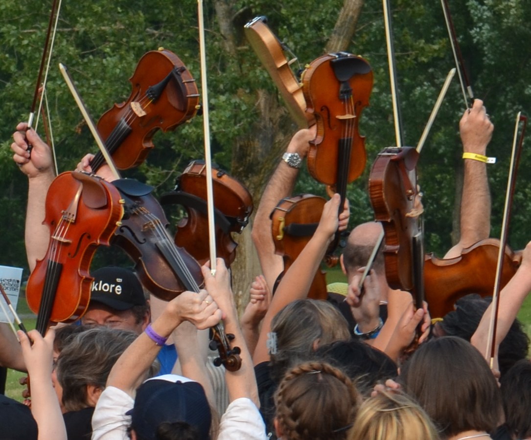 125 musiciens du CAMP VIOLON TRAD QUÉBEC en concert au Festival Mémoire et Racines
