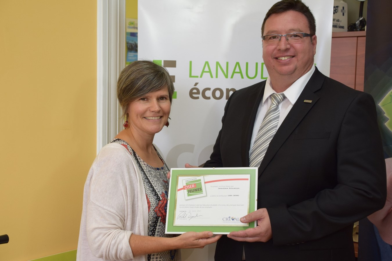 Caroline Camiré, agente de communication du CREVALE et Jean-François Dupuis, directeur exécutif de Lanaudière Économique.