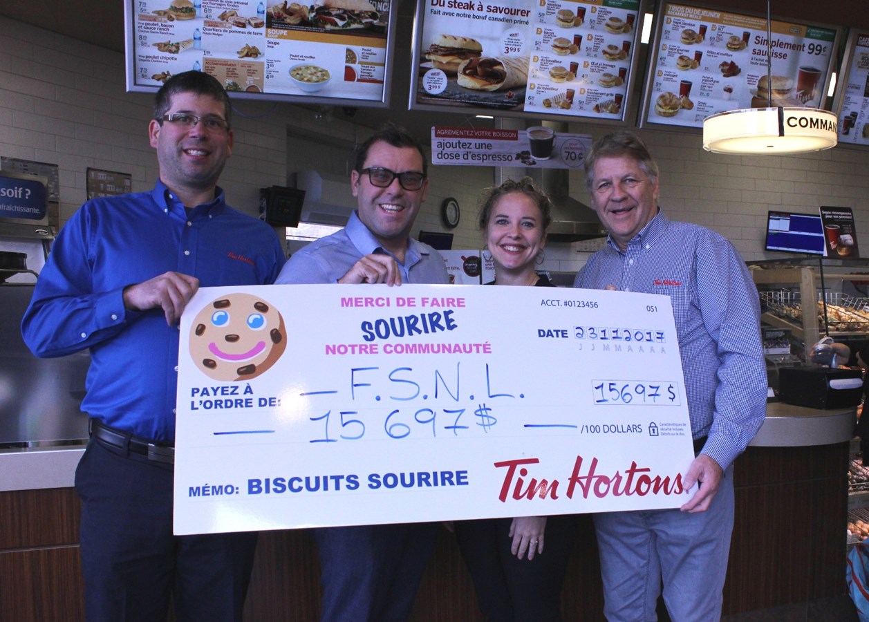 Grâce à la collecte de fonds Biscuits Sourire de TIM HORTONS®, la Fondation pour la Santé du Nord de Lanaudière a reçu une somme de 15 697 $