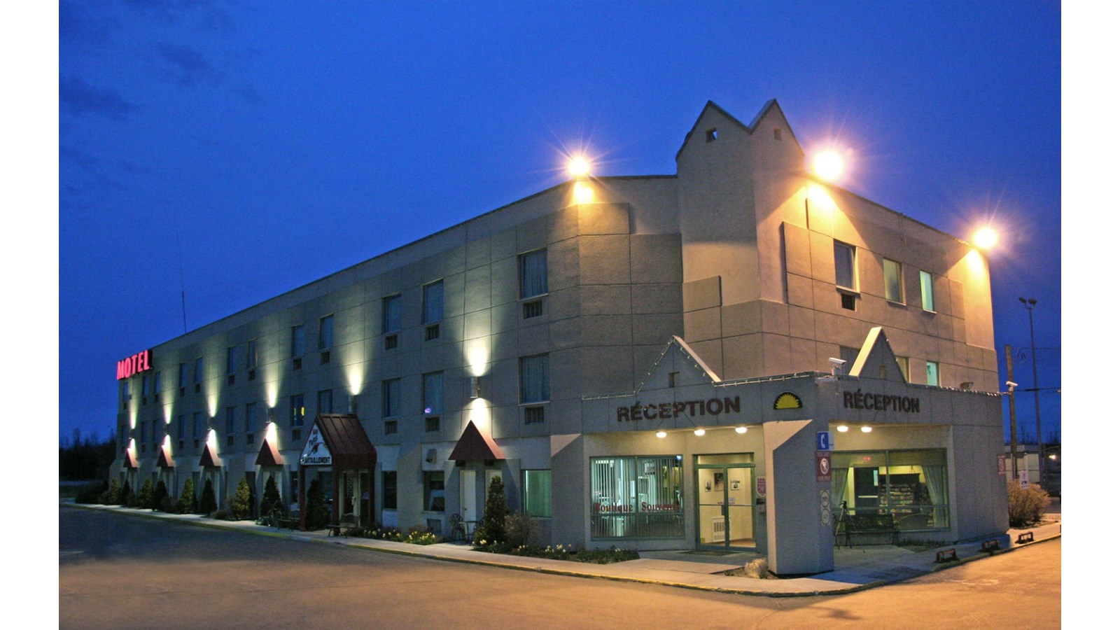 Le Days Inn Berthierville remet 2000$ à la fondation Movember