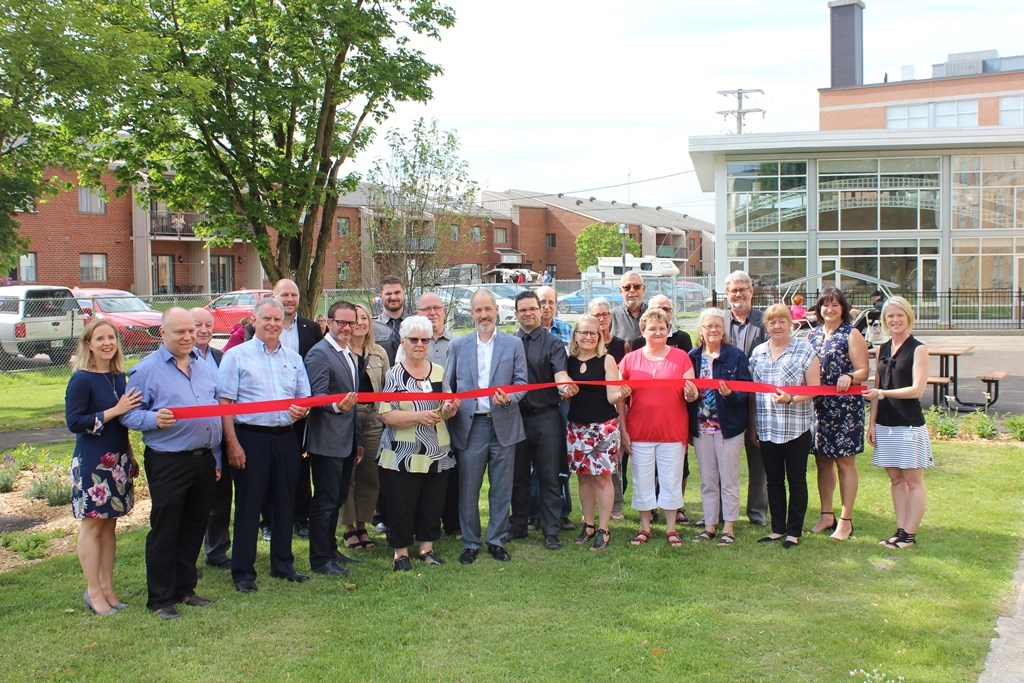 Une toute nouvelle cour extérieure pour les résidents du  Centre d’hébergement Saint-Antoine de Padoue de Saint-Lin-Laurentides