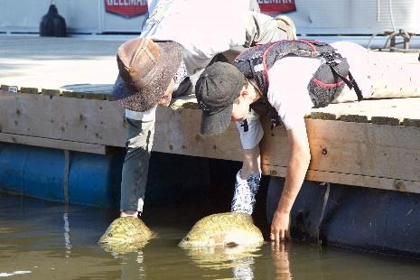 L’Académie de pêche du lac Saint-Pierre initie des jeunes à la pêche sportive