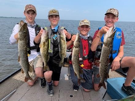 L’Académie de pêche du lac Saint-Pierre initie des jeunes à la pêche sportive