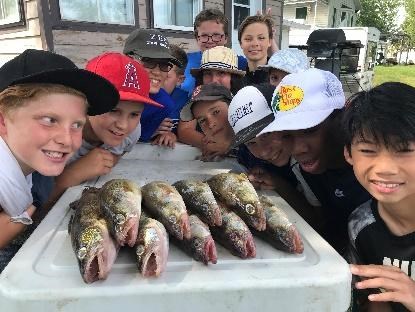 L’Académie de pêche du lac Saint-Pierre initie des jeunes à la pêche sportive