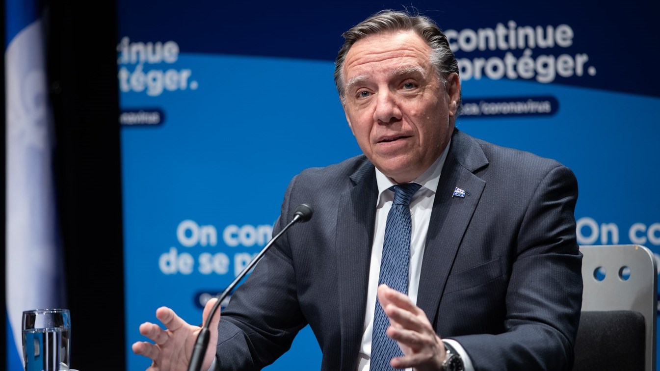 « Les heures passent, mais la douleur reste toujours aussi vive » - François Legault