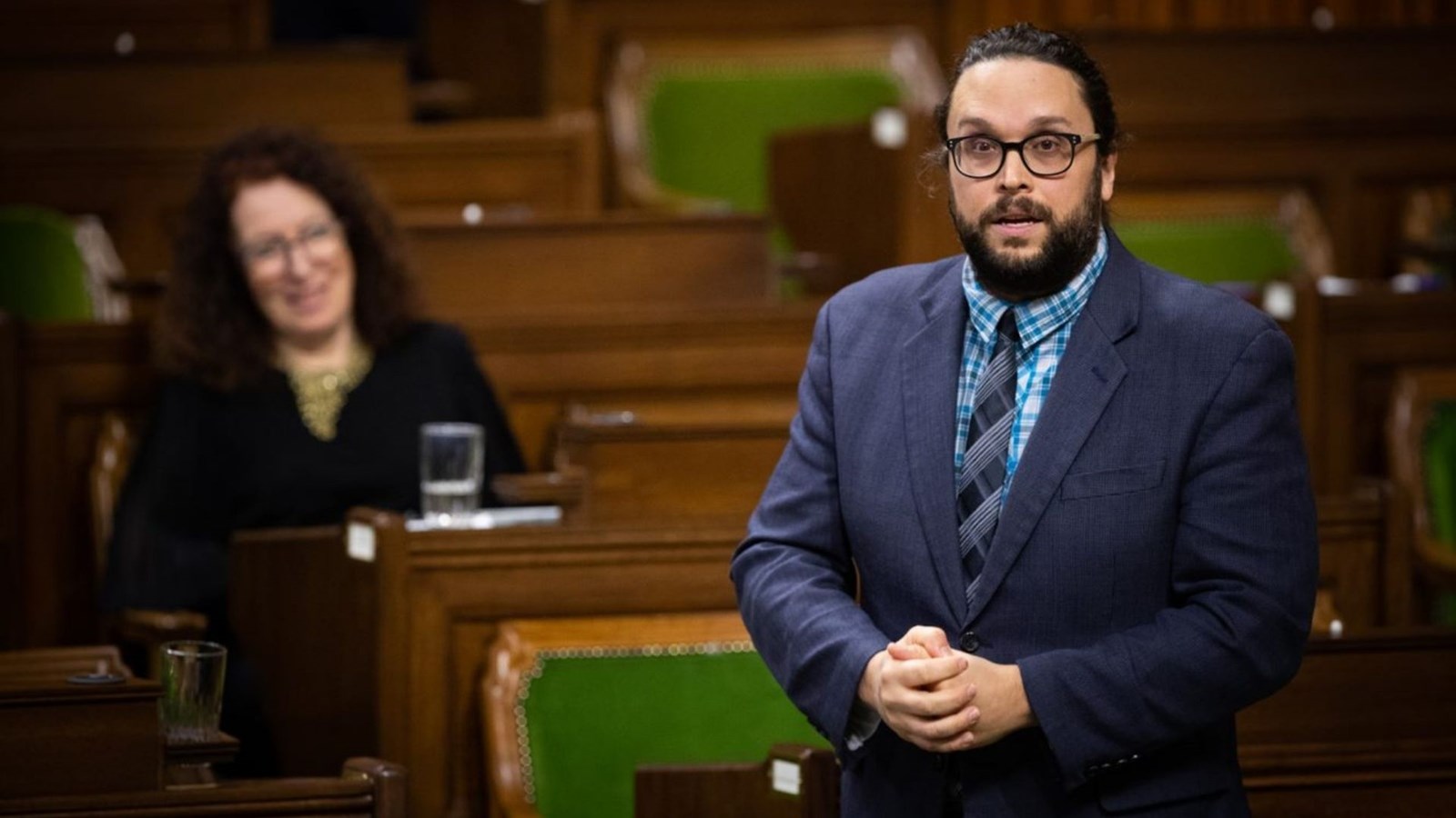 Profits records des pétrolières: Gabriel Ste-Marie exprime ses exigences