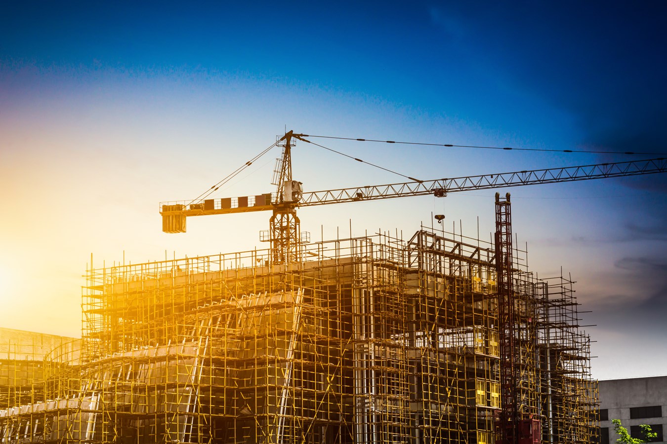 Louer une grue : Conseils et informations clés avant de s’engager