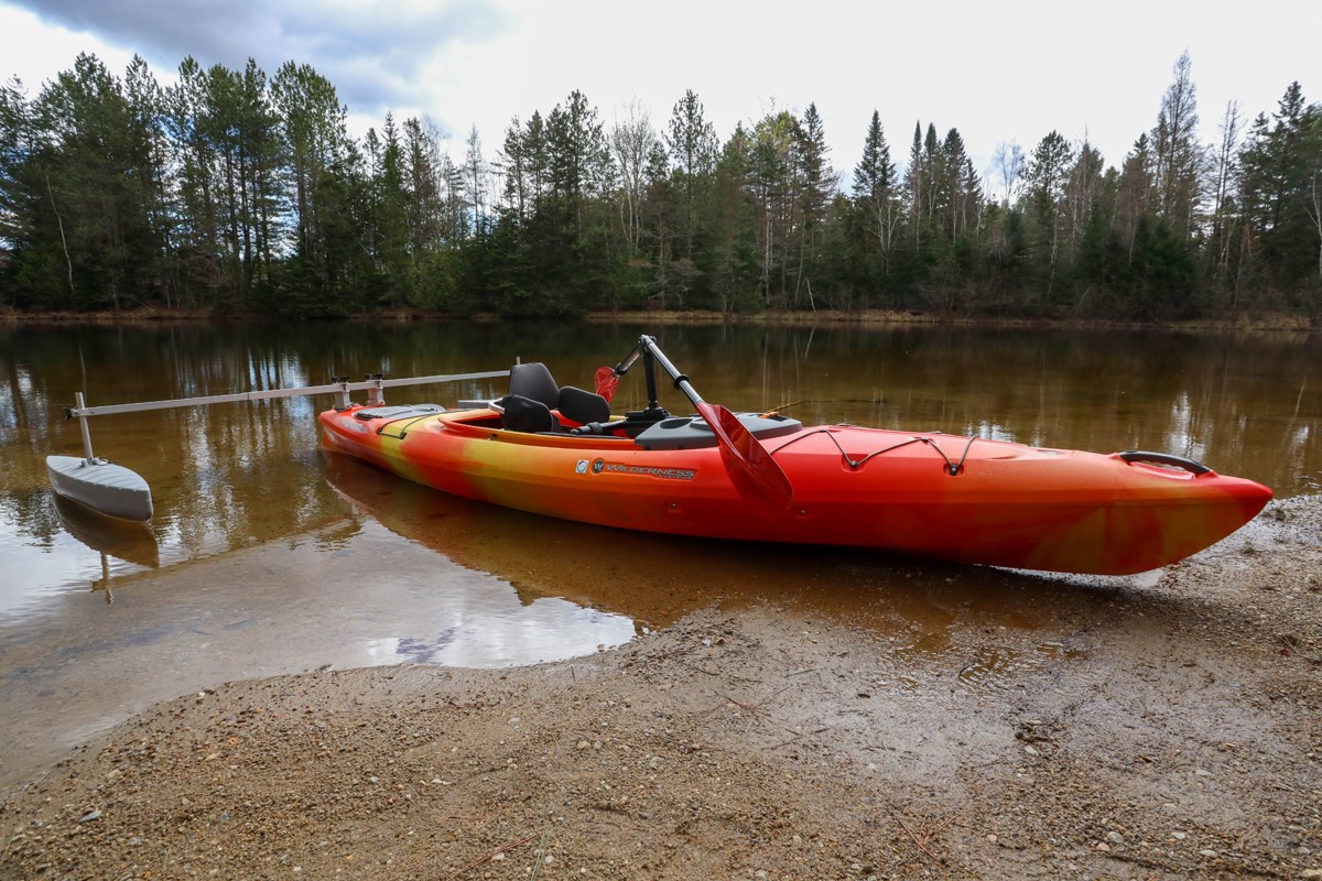 Un kayak adapté à Chalets Lanaudière offert par l'ARLPHL