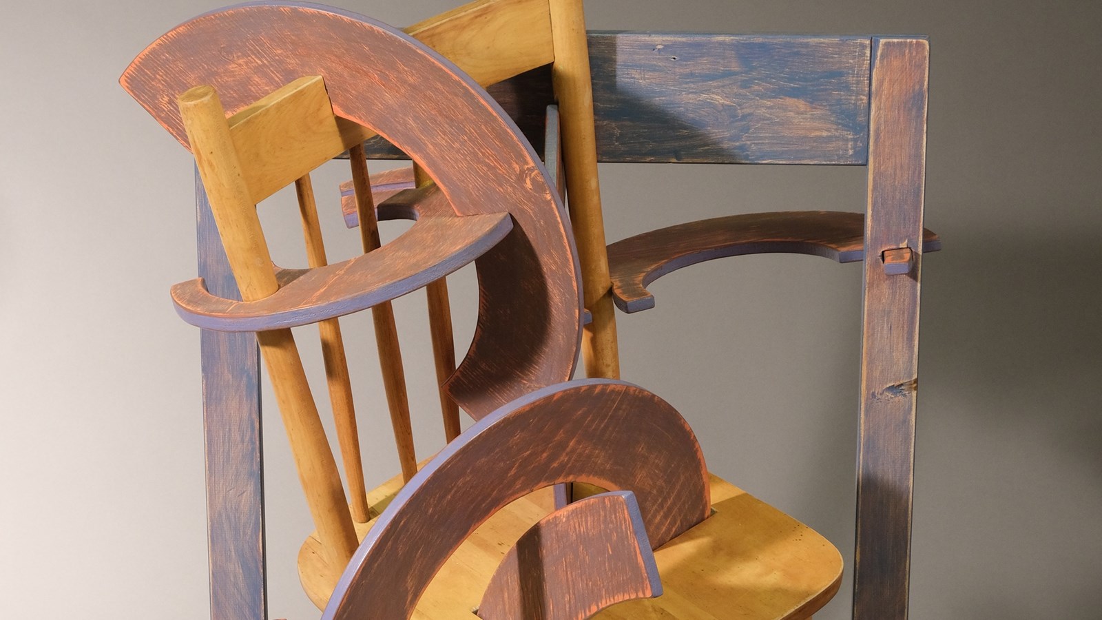 Une seconde vie pour les objets dans l'exposition Histoires de chaises