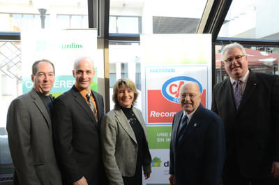 Les entrepreneurs en construction ouvrent leurs portes