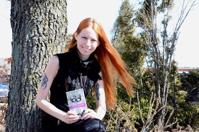 L’auteure Ariane Gélinas venait tout juste de recevoir les premières copies de son roman lorsque L’Écho l’a rencontrée.