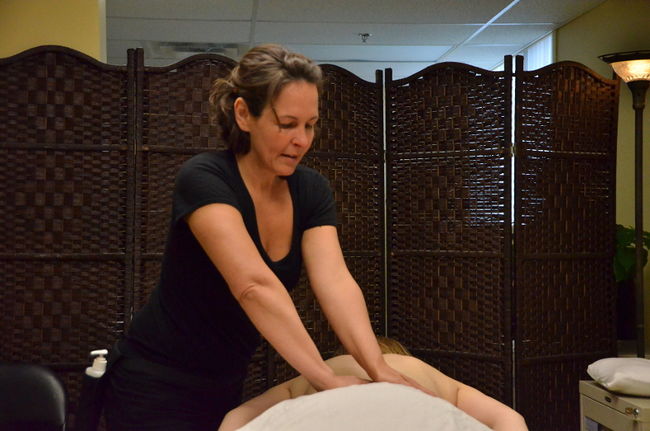 Chantal Turgeon est massothérapeute agréée spécialisée en oncologie depuis 2006.