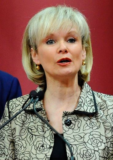 Le témoignage à la commission Charbonneau de l'ex-ministre des Transports, Julie Boulet, est reporté