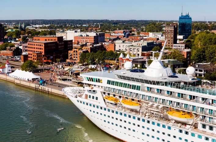 Trois-Rivières accueille de plus en plus des bateaux de croisières.