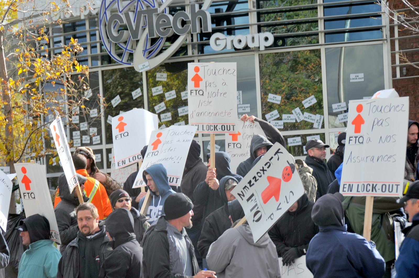 Le combat des élagueurs : manifestation