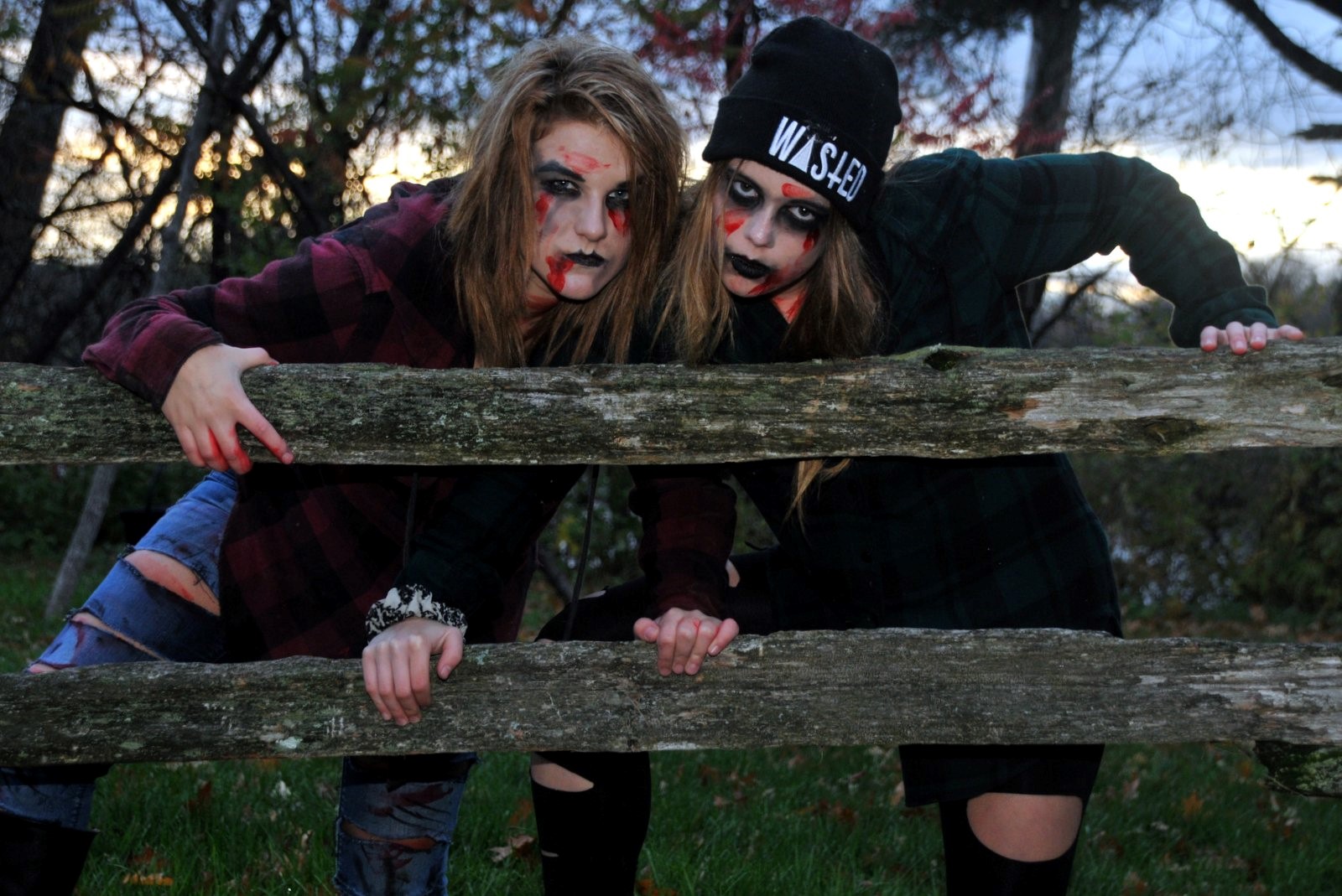 Le maquillage est à l'honneur au Village Québécois d'Antan au cours de l'Halloween.
