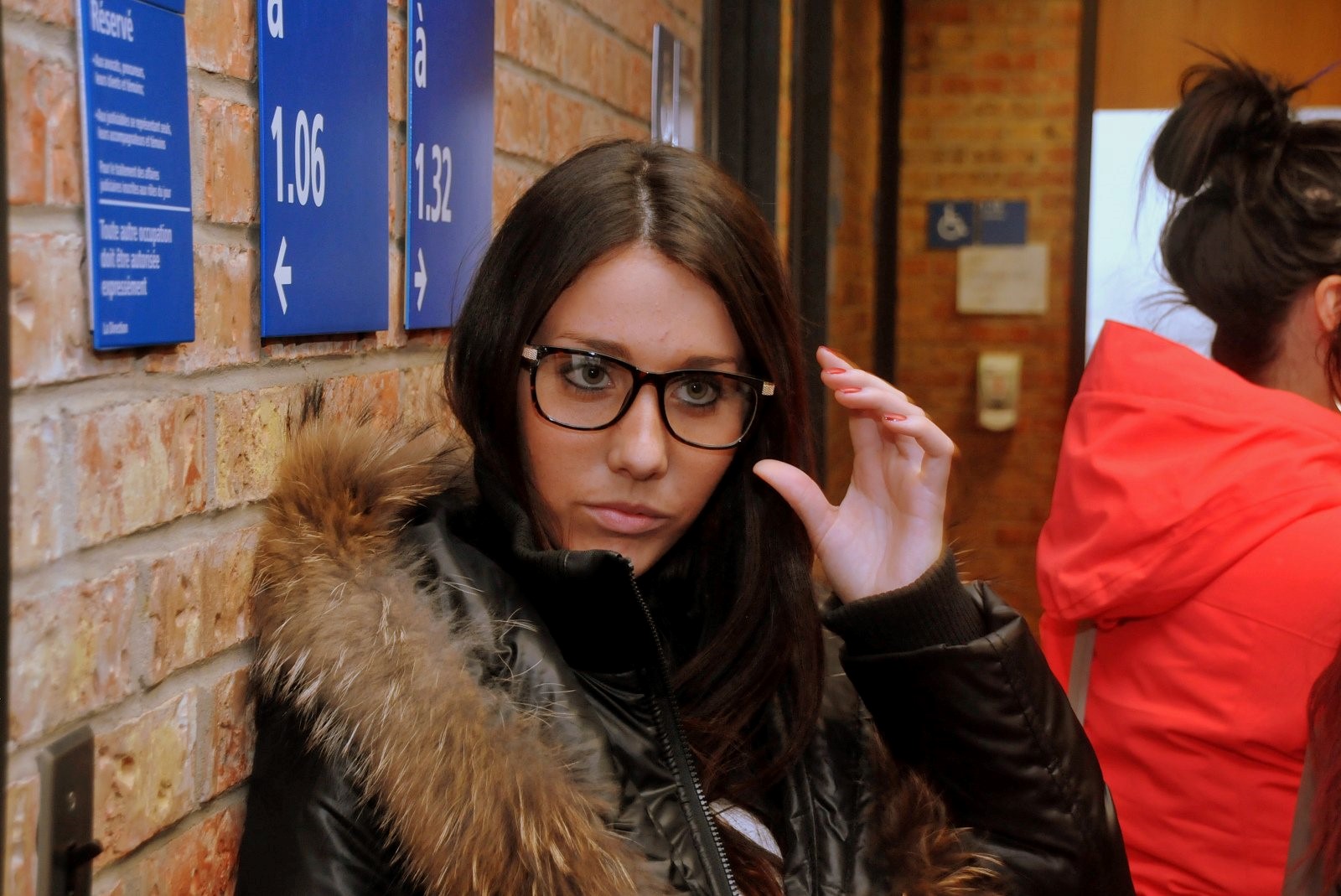 La « sexy voleuse » en série Stéphanie Beaudoin repentante devant le juge