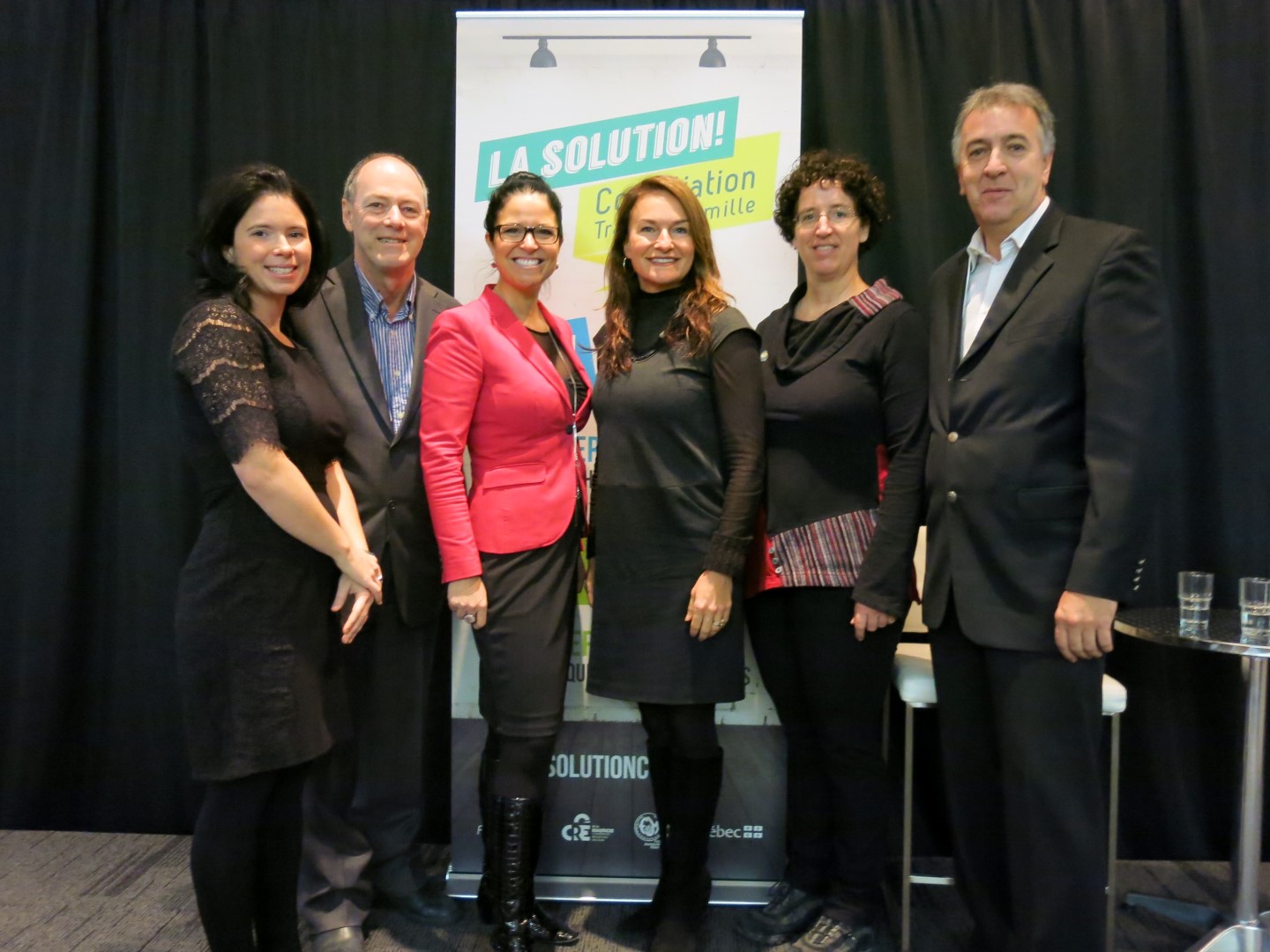 Sur cette photo: Geneviève Dallaire, chargée de projet en conciliation travail-famille chez Femmessor-Mauricie, Christian Savard, directeur général de la Conférence régionale des élus de la Mauricie, Marie-Pier Matteau, directrice générale de Femmessor-Mauricie, Sophie Milette, présidente du Conseil régional des partenaires du marché du travail, Isabelle Bordeleau, directrice générale du Forum jeunesse Mauricie et Yves Guérin, d’Emploi-Québec.