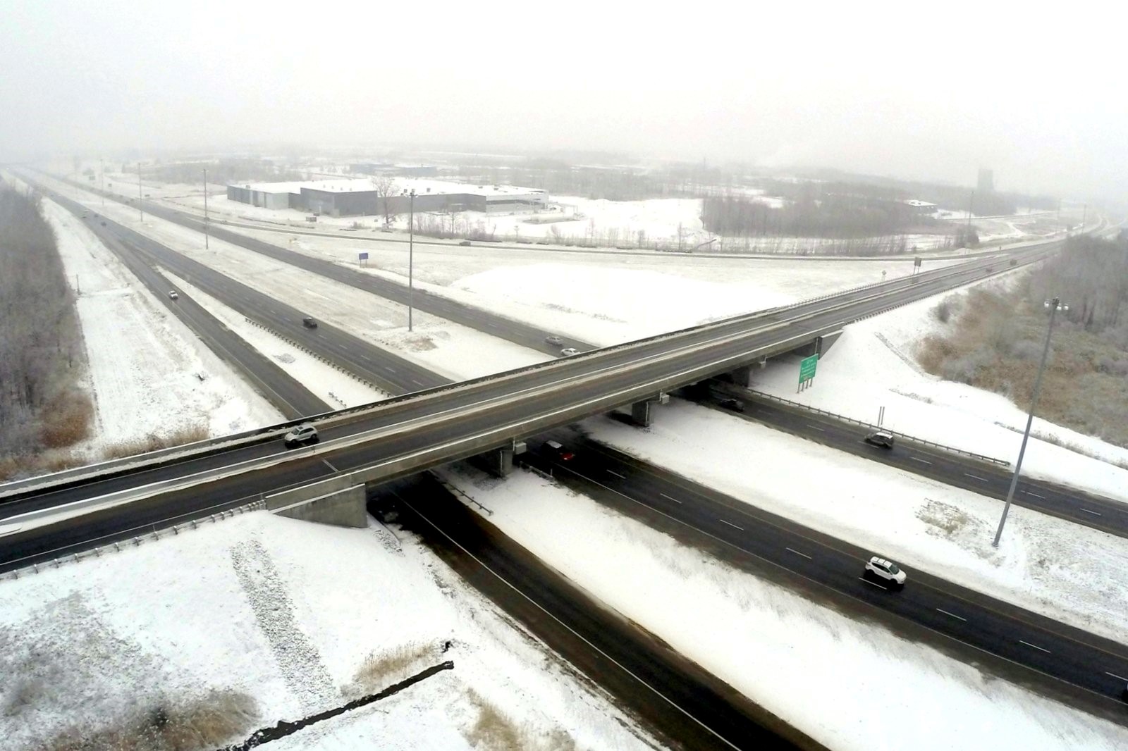 Le pont de la 55 enjambant l'autoroute 20 est ouvert aux automobilistes
