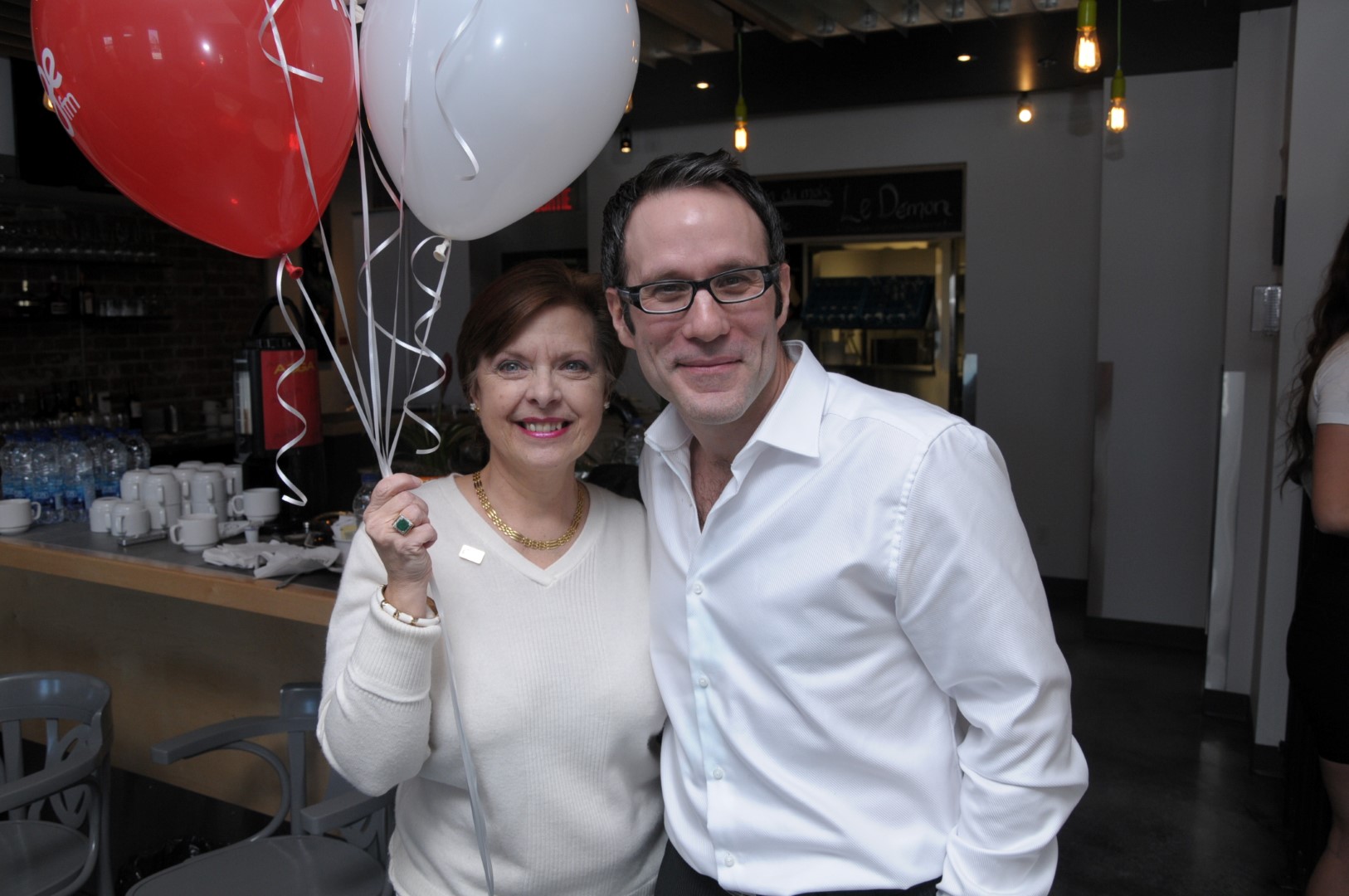 La présidente de la Fondation RSTR, Lisette Tremblay et Marc Thibault de Bell Média