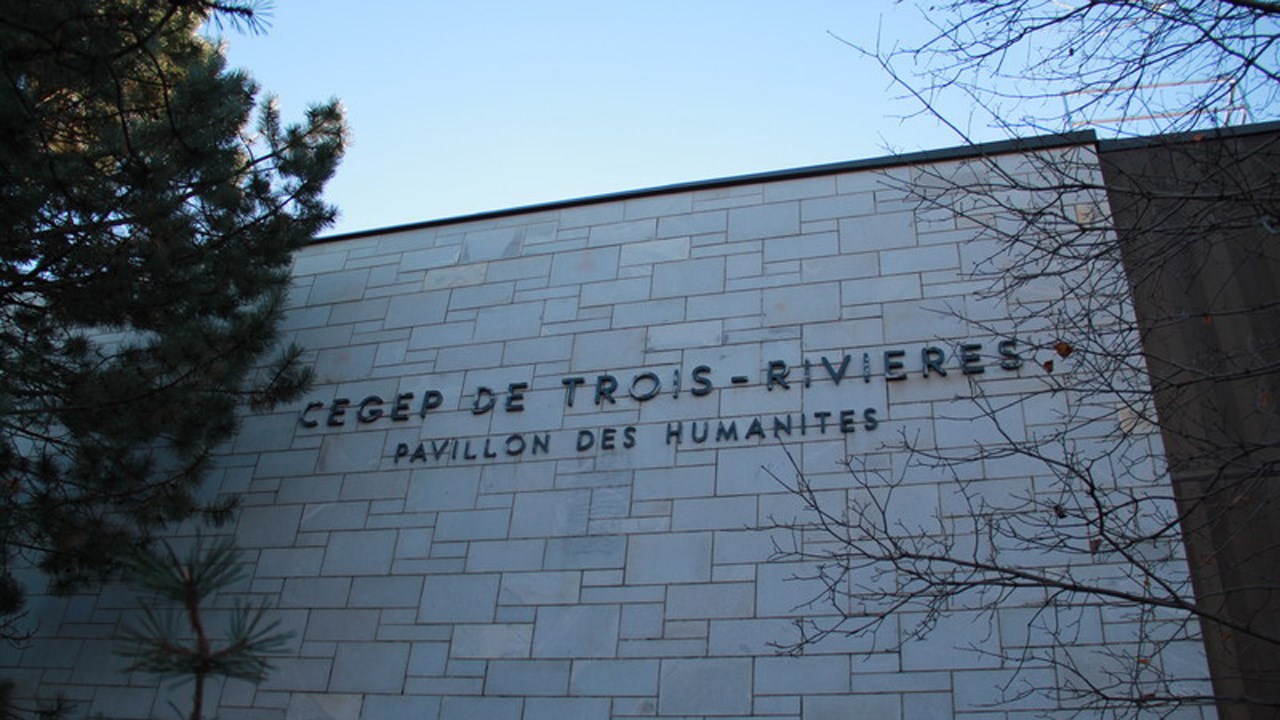Des étudiants présentent des solutions pour régler le problème de la plage des Estacades
