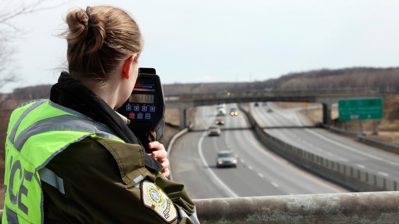 La SQ et la CCQ appellent à la prudence sur les routes pendant les vacances de la construction