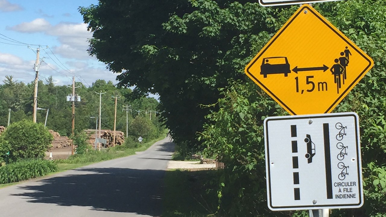 Une distance « raisonnable » doit être respectée lorsqu'un conducteur dépasse un cycliste