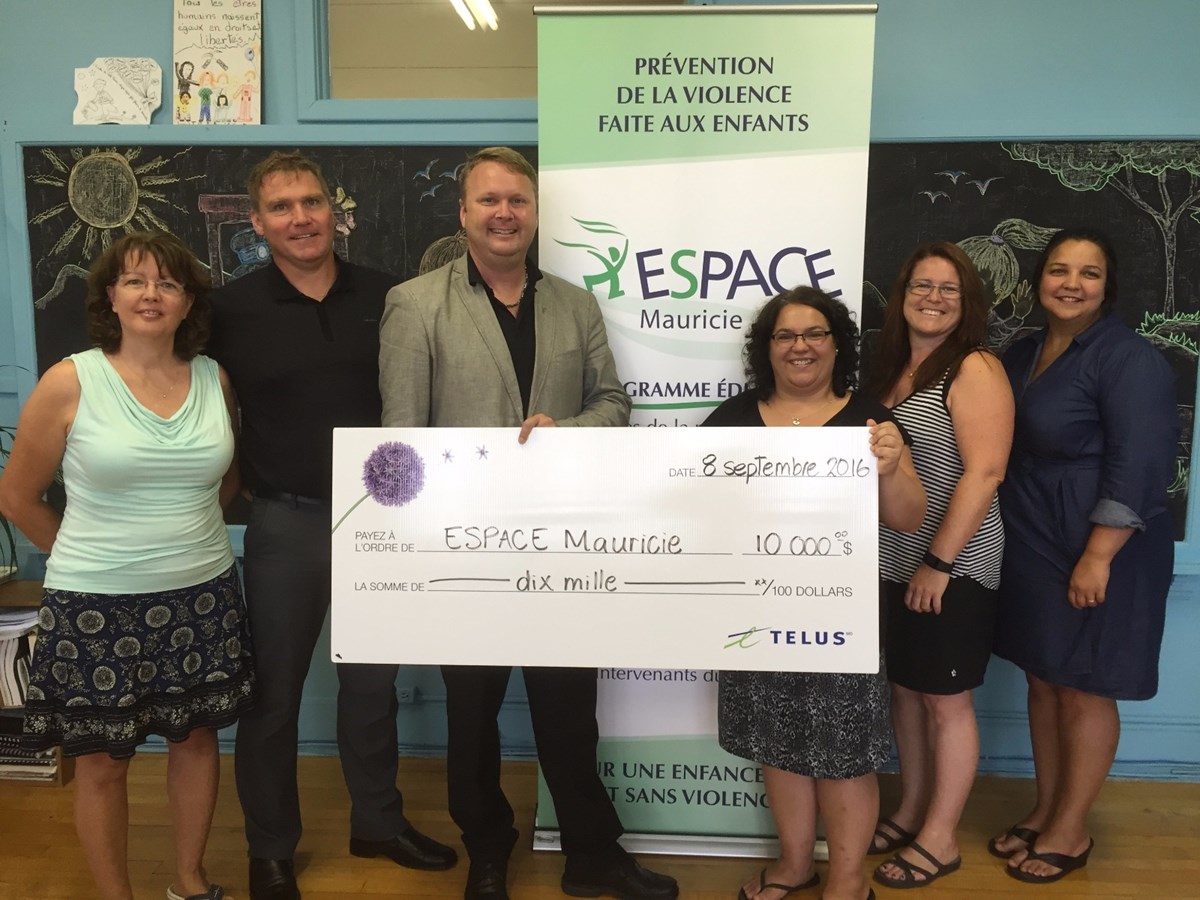 ESPACE Mauricie reçoit 10 000$ de Telus pour son projet « La prévention, ça marche! »