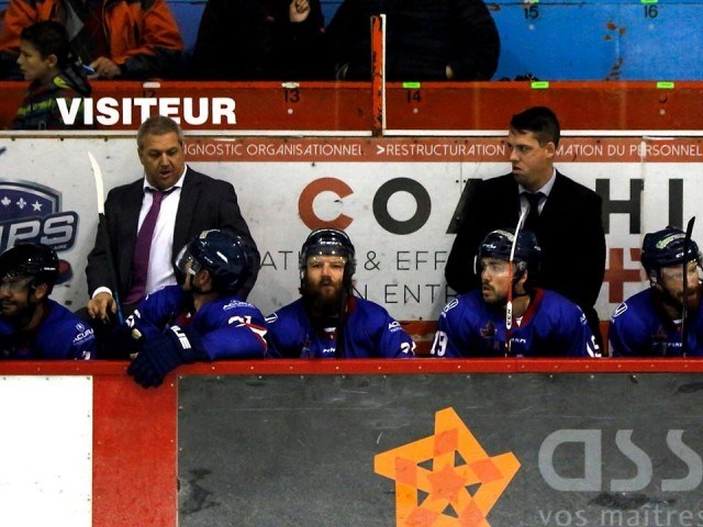 Bob Desjardins prend place derrière le banc du Blizzard qui perd à Thetford Mines