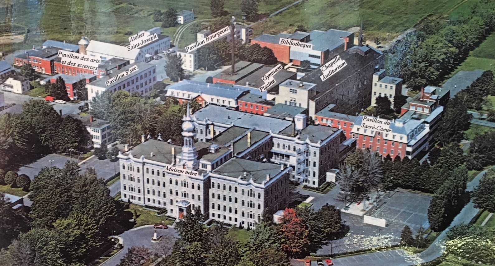 Un bâtiment religieux des Sœurs de l’Assomption de la Sainte Vierge en attente d’une nouvelle vocation