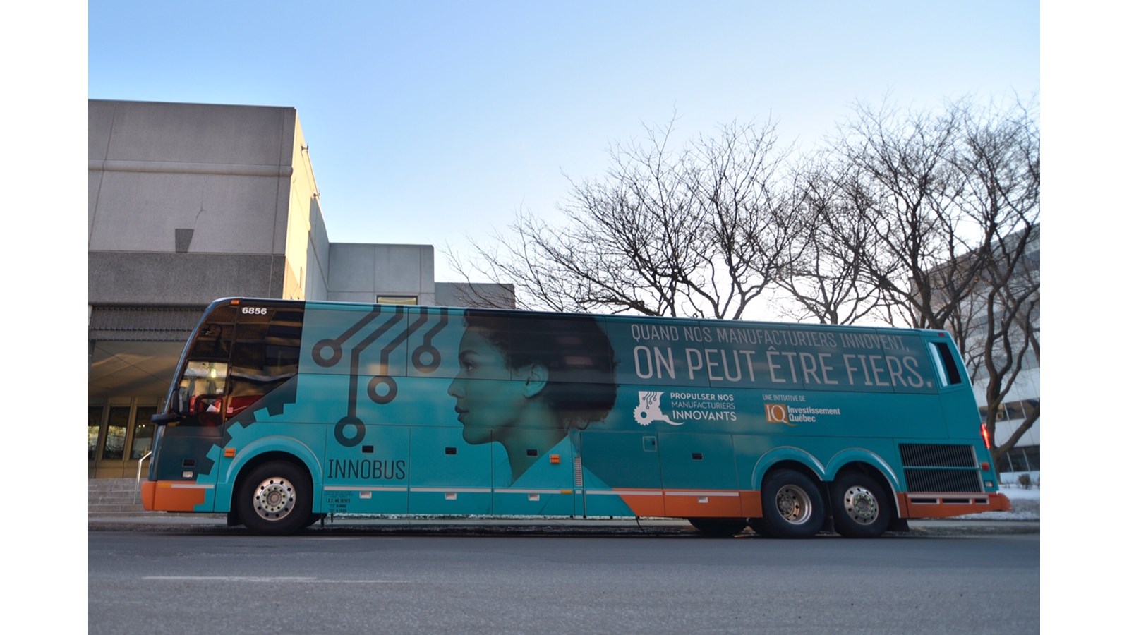 Photo de l’autobus de tournée d’Investissement Québec