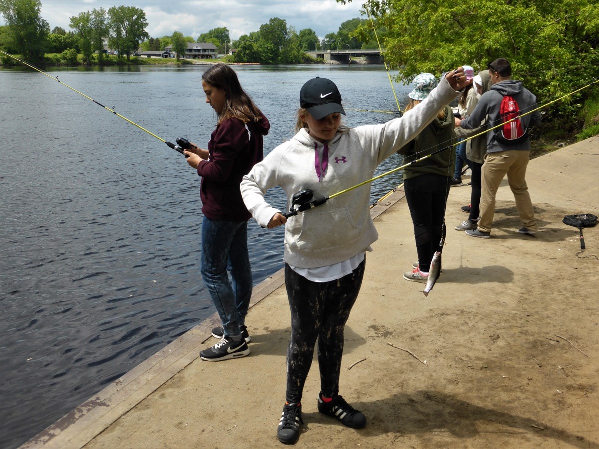 Des pêcheurs en herbe à l’action