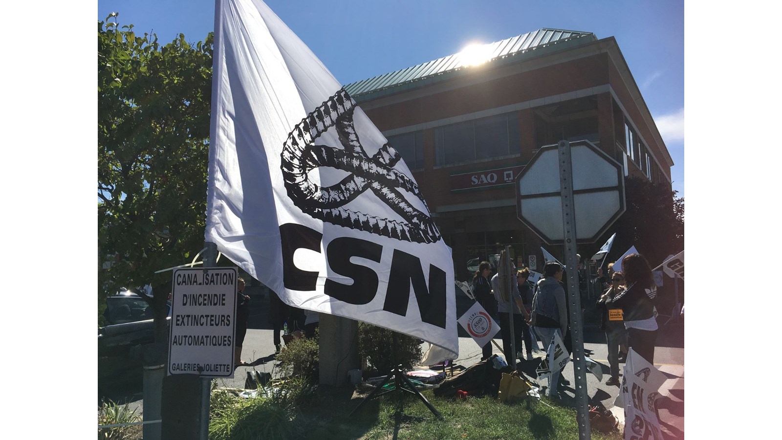 Les syndiqué-es de la Mauricie et du Centre-du-Québec manifestent à Québec