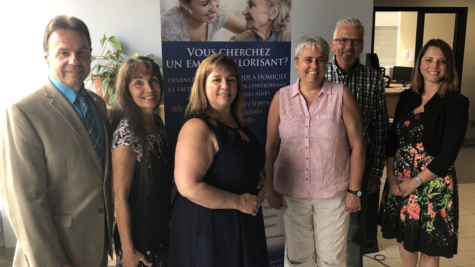 M. Michel Angers, maire de Shawinigan, Mme Marie-Louise Tardif, députée provinciale de Laviolette-Saint-Maurice, Mme France Leclerc, directrice générale adjointe chez Ménagez-vous, Mme Guylaine Perron, présidente du conseil d’administration de Ménagez-vous, M. Alain Dionne, président du conseil d’administration de la Coopérative de solidarité d’aide à domicile de l’Énergie, et Mme Evelyne Pagé, directrice adjointe, Services dans la communauté Rive-Nord, direction des programmes du soutien à l’autonomie de la personne âgée – CIUSSS-MCQ.