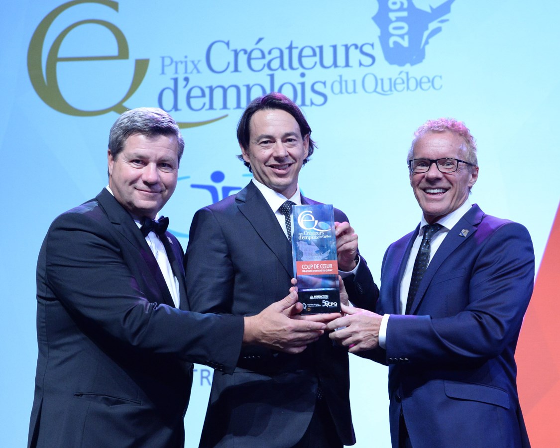 L'entreprise Pluritec, lauréate du prix Coup de cœur: Pierre Cassivi, Fondateur, président directeur-général des Prix Créateurs d’emplois du Québec 2019, Jonathan Duguay, Directeur général chez Pluritect et Jean Boulet, Ministre du Travail, de l'Emploi et de la Solidarité sociale, ministre responsable de la région de la Mauricie.