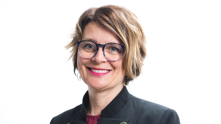 D’abord prévue pour le 6 avril, son arrivée a été retardée en raison de la pandémie actuelle. Annie Brassard est entrée en fonction le 5 mai dernier.