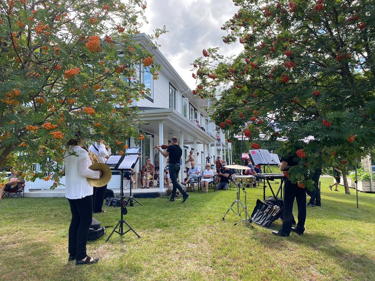 L’Orchestre symphonique de Longueuil de passage au centre d'hébergement Vigi Les Chutes