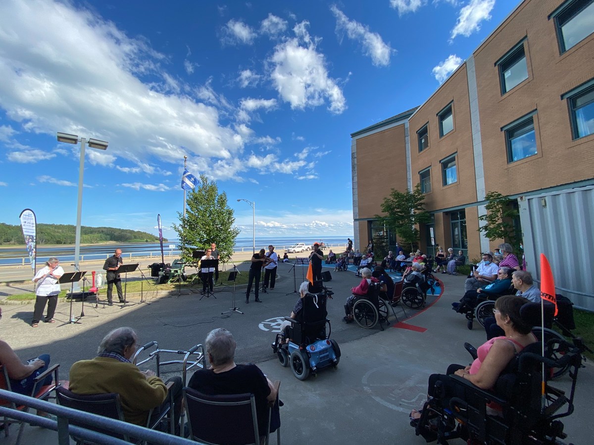 L’Orchestre symphonique de Longueuil de passage au centre d'hébergement Vigi Les Chutes