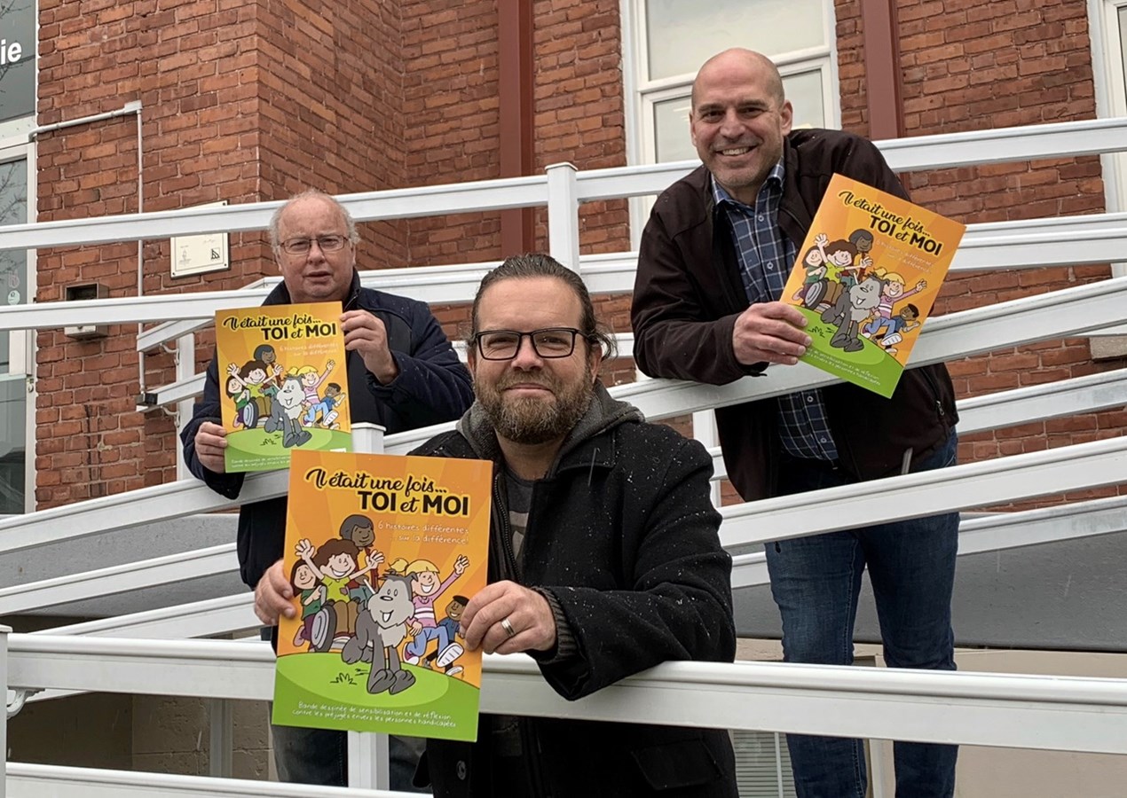 Steve Leblanc du ROP Mauricie, Marc Bruneau et François St-Martin, créateurs de la bande dessinée.