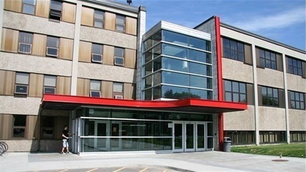 Inauguration d’une vitrine atikamekw au Cégep de Trois-Rivières